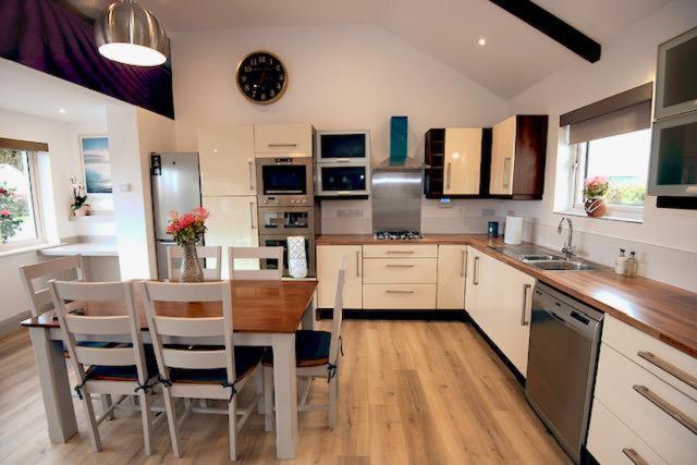 Meadowlane Lodge Корк Екстер'єр фото